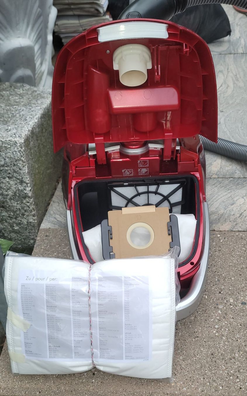 Aspirapolveri & Accessori: Staubsauger ⛑️ – Usato da Goldingen venduto da Guido06 6