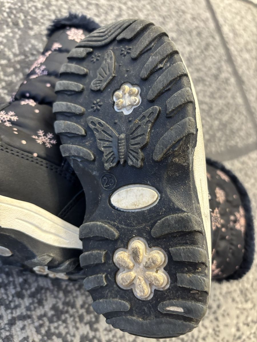 Scarpe per ragazze: Winterstiefel Grösse 25 – Usato da Kleindöttingen venduto da Jameika 4