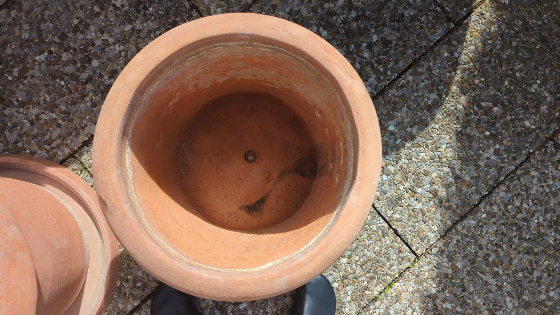 Blumentöpfe: 2 Terracotta Töpfe rund – Gebraucht aus Winkel von  2