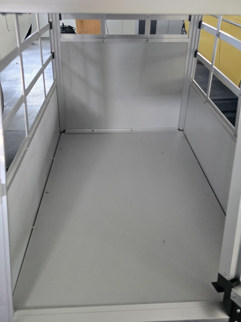 Cages, transport & sécurité: Transportbox Hunde – D'occasion à La Tanne par Agere 2