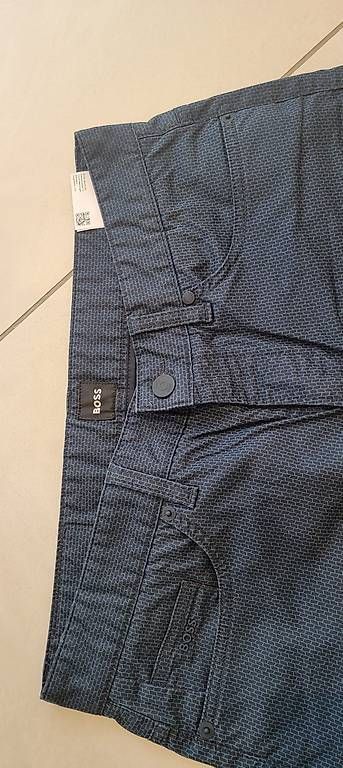 Hosen: Hose von Boss Grösse 32/30 – Gebraucht aus Remetschwil von Smitt 2