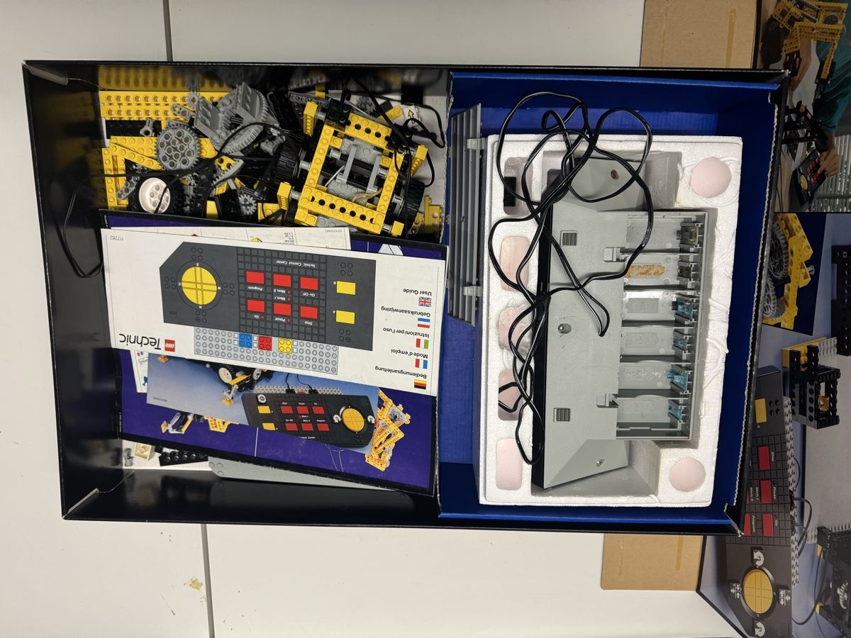 Lego Kit di costruzioni: Lego Technic Control Center 8094 – Usato da Luzern venduto da Txavi 3