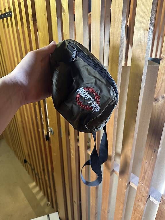 CD: Guilt Trip Fanny Pack – Usato da Zürich venduto da maxm02