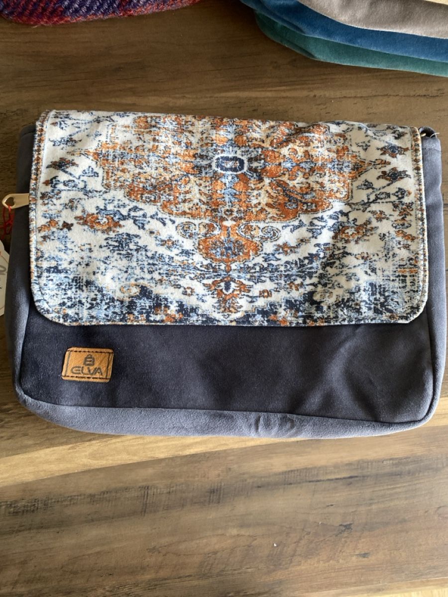 Taschen für Damen: Damen Handtaschen 34 B / 28 H cm – Neu und originalverpackt aus Bülach von Nasser2008 5
