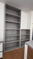 Bürotisch und Möbel