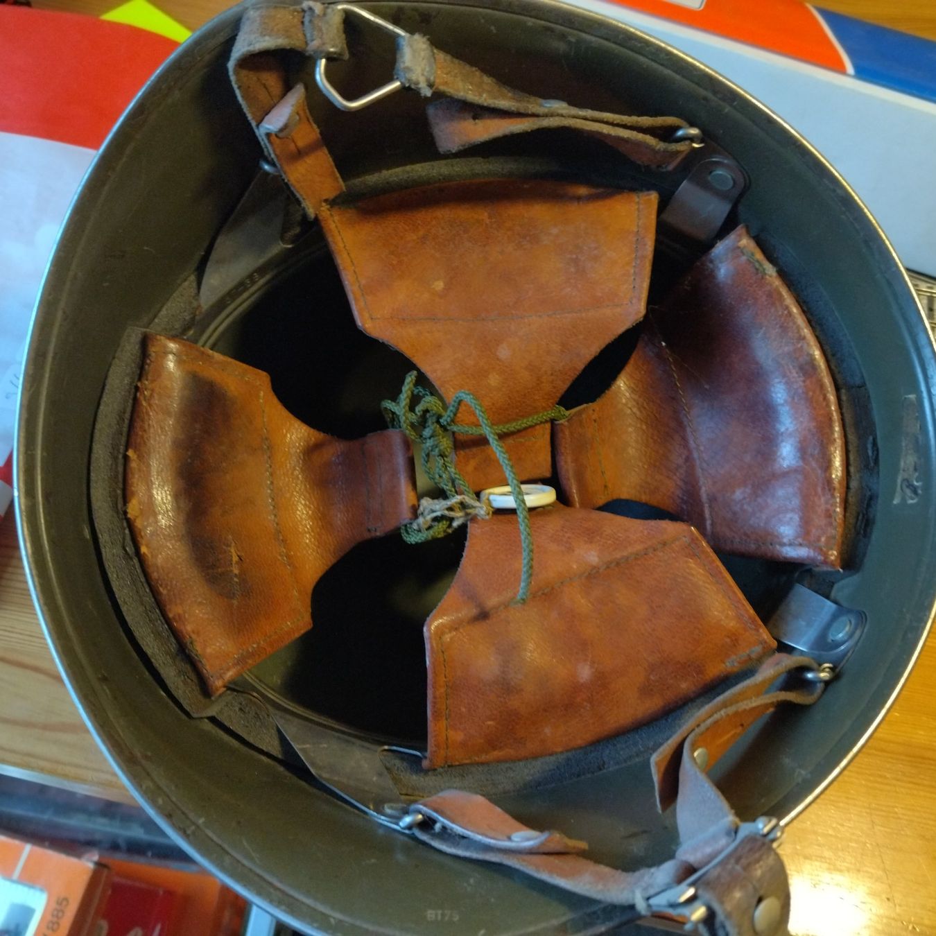 Schweizer Armee Uniformi & Effetti personali: Schweizer Stahlhelm – Usato da Basel venduto da BeanieUp 4