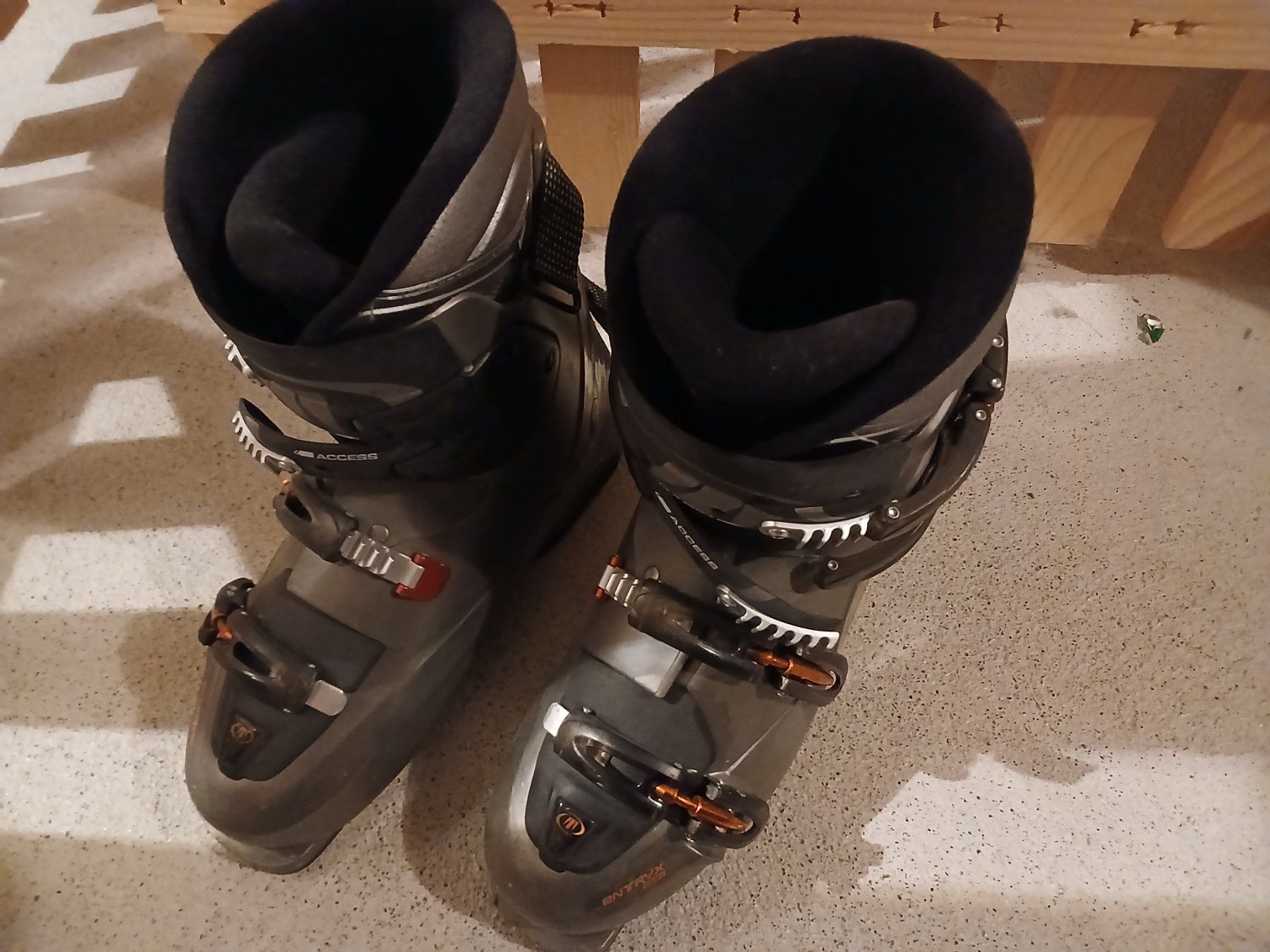 Tecnica Herrenschuhe: Skischuh TECHNICA Grösse 44/45 – Gebraucht aus Dagmersellen von Rbaywatch 1