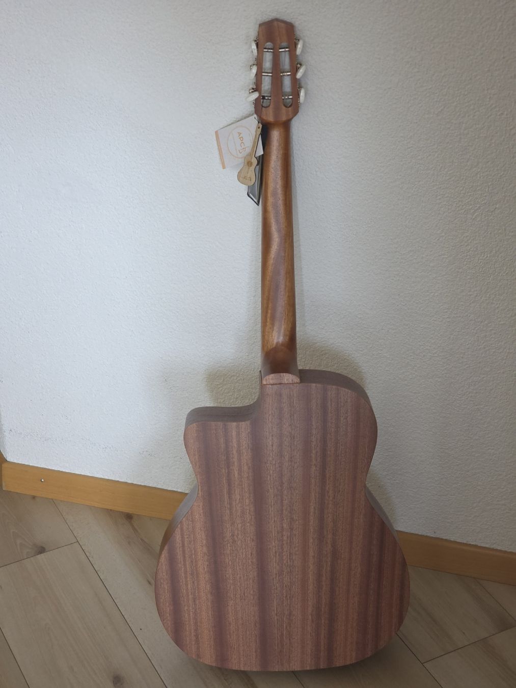 Strumenti musicali: Jazz Manouche Guitar – Nuovo e nell'imballaggio originale da Schuepfheim venduto da Guttime 6