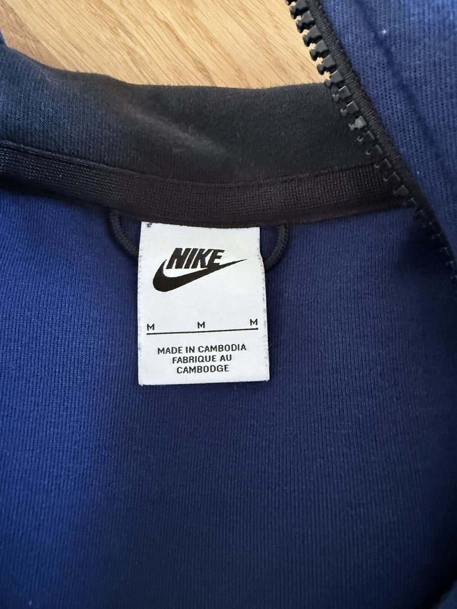 Nike Giacche: Nike Barcelona Tech Fleece Jacke – Usato da Schliern b. Köniz venduto da Karin7 2