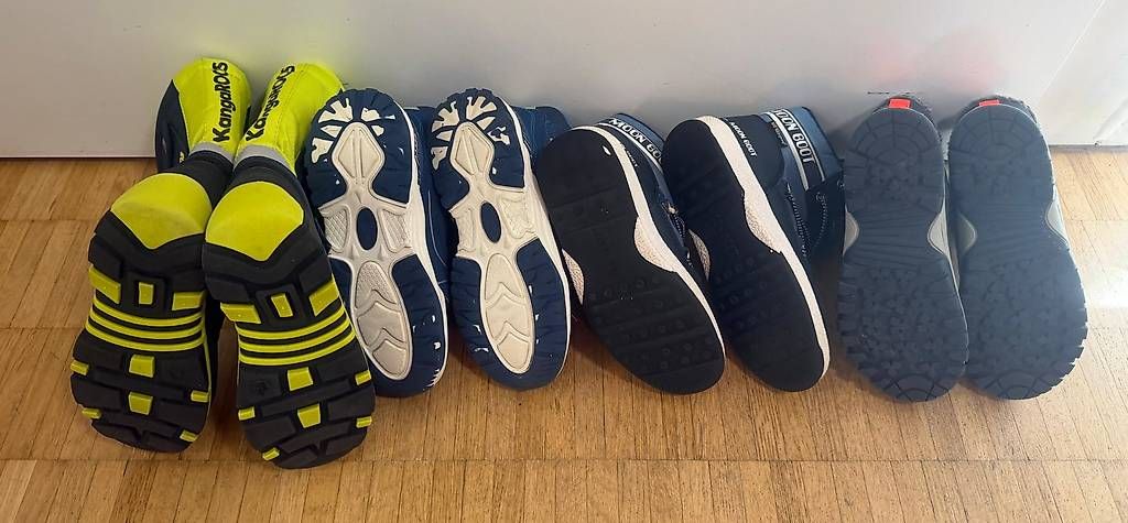 Schuhe für Jungen: verschiedene Winterstiefel Grösse 33, 34 und 35 – Gebraucht aus Zürich von giovannisp 2
