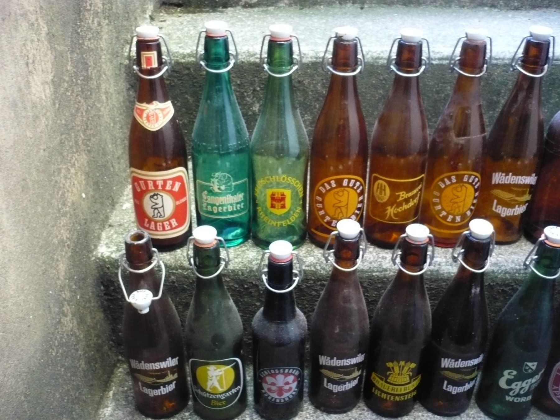 Bicchieri, Caraffe & Bottiglie: Salmen Bierkiste mit Einbrandflaschen – Usato da Biberist venduto da Urmel 6