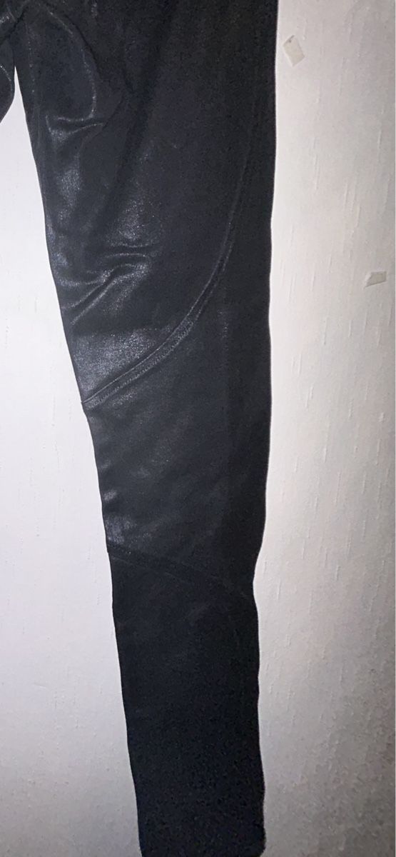 Guess Pantaloni: Guess – Nuovo (secondo la descrizione) da Pully venduto da Kalissa 2