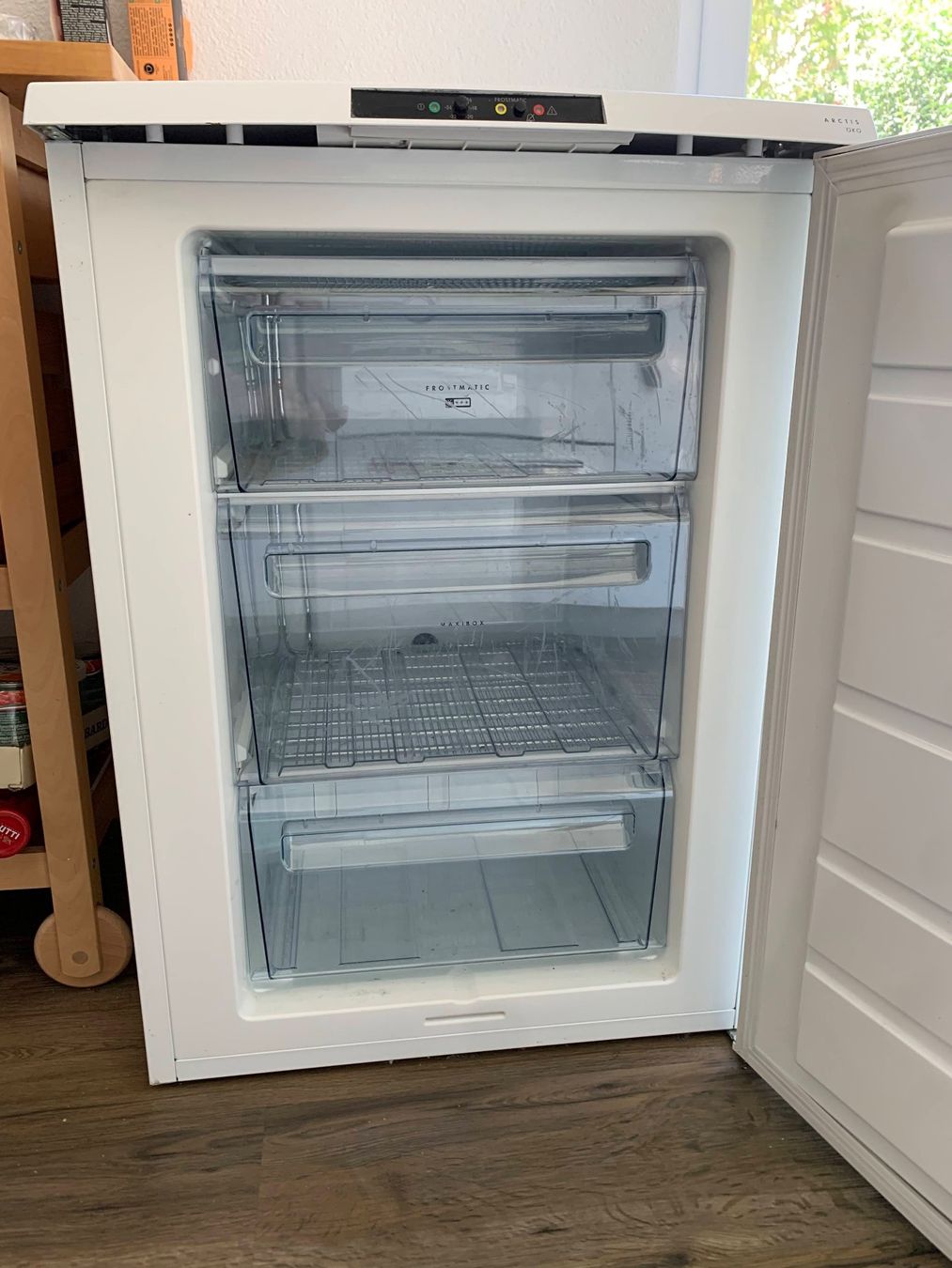 AEG Gefrierschrank: AEG Arctis A 71100 TSWO – Defekt aus Effretikon von  1
