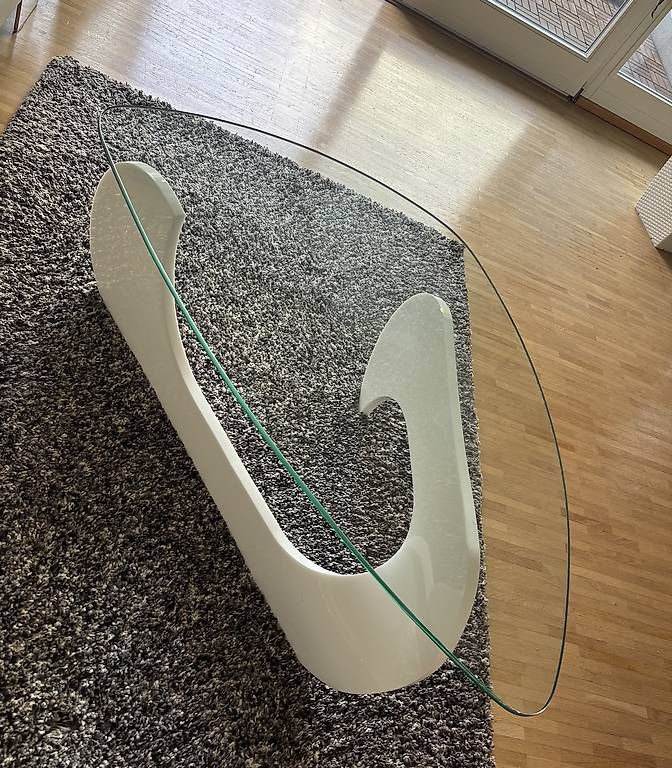 Tables: Hochwertiger Design-Couchtisch mit Glasplatte – D'occasion à Basel par Vanessa_1506