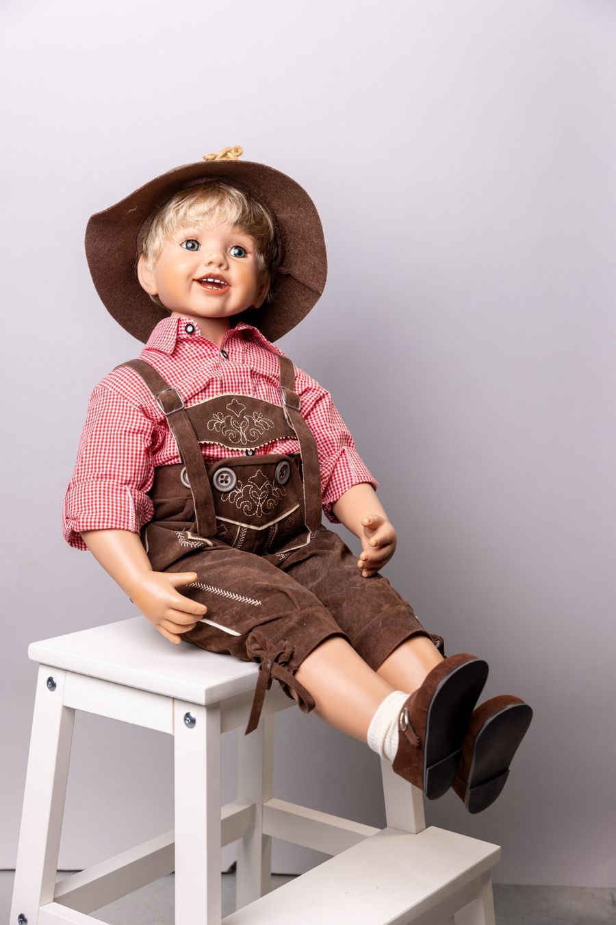 Puppen: 80 cm grosse Puppe / Ashton Drake - Luis der Trachtenbub – Gebraucht aus Emmenbrücke von ste_28wz 1