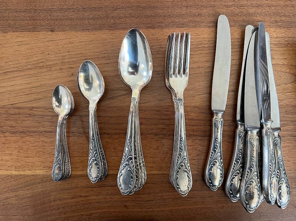 Set di piatti: Geschirrset – Usato da Buchs SG venduto da jsi_k8l8 1