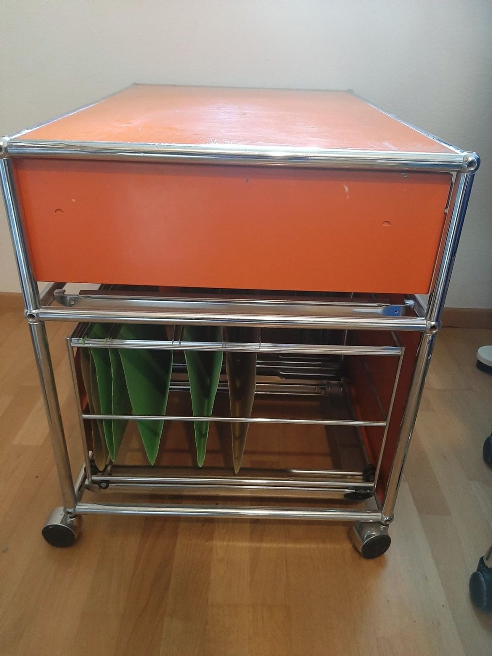 USM Eléments de bureau: USM 1. Generation Vintage Rollcontainer – D'occasion à Schlieren par denzj 1