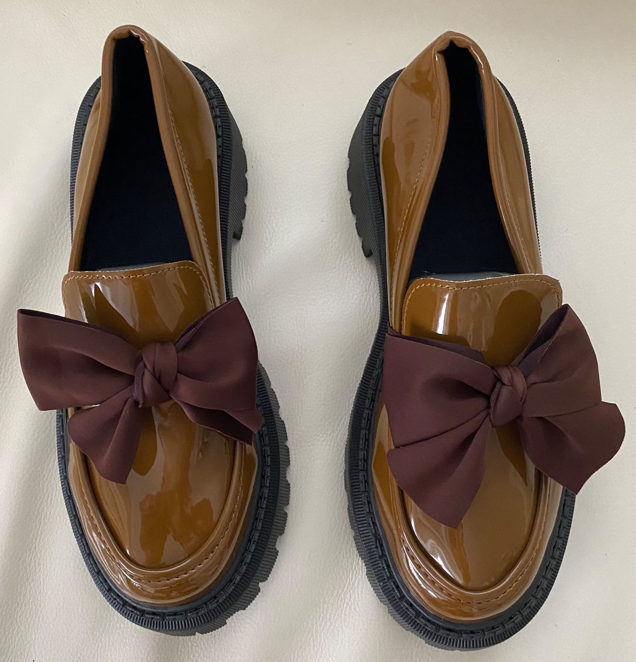 Scarpe da donna: Eyecatcher - edle/sportliche Damenschuhe mit Décor, 40 – Nuovo e nell'imballaggio originale da Winkel venduto da ferrari2022 1