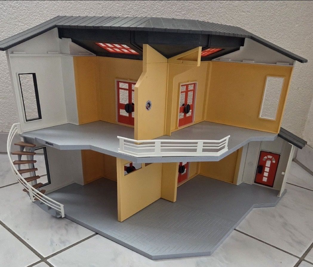 Playmobil Giocattoli: Wohnhaus 9266 Playmobil – Usato da Zürich venduto da Gmara 2