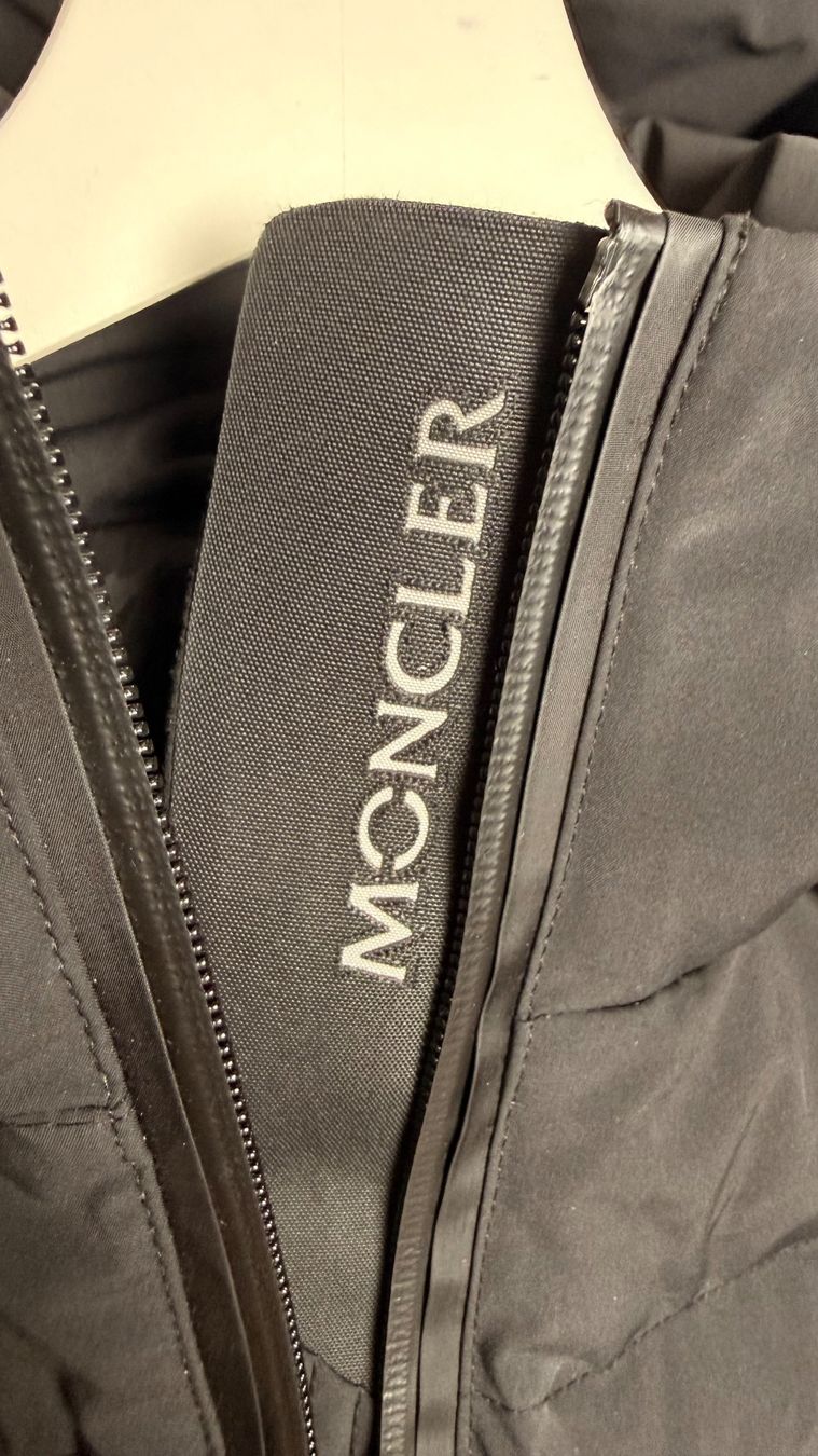 Moncler Giacche: Moncler Grenoble Lamoura – Nuovo (secondo la descrizione) da Burgdorf venduto da ime_f9f6 3