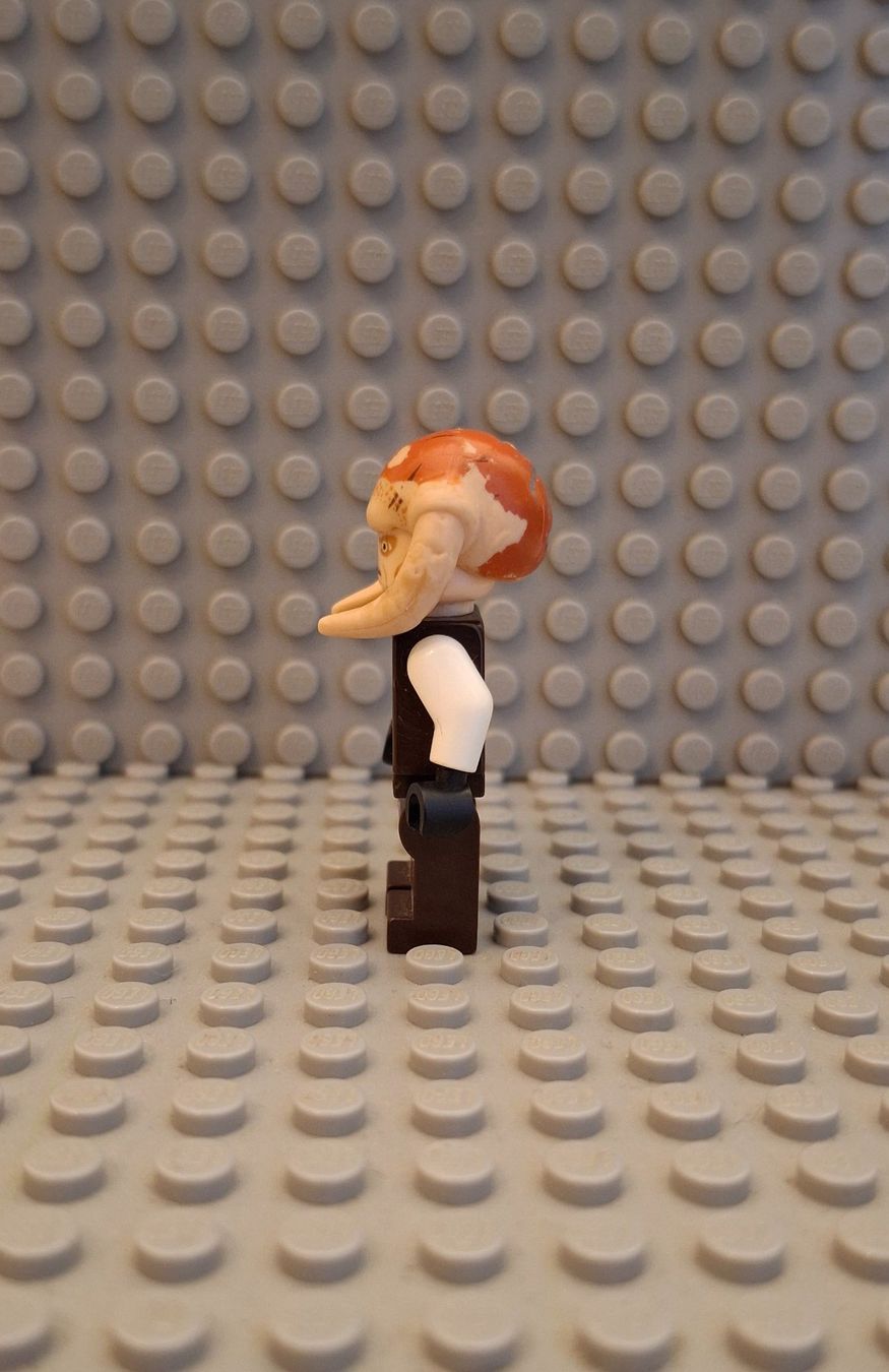 Lego Spielzeuge: Star Wars Lego Figur Saesee Tiin – Gebraucht aus Oberkirch LU von wys_gqt9 1