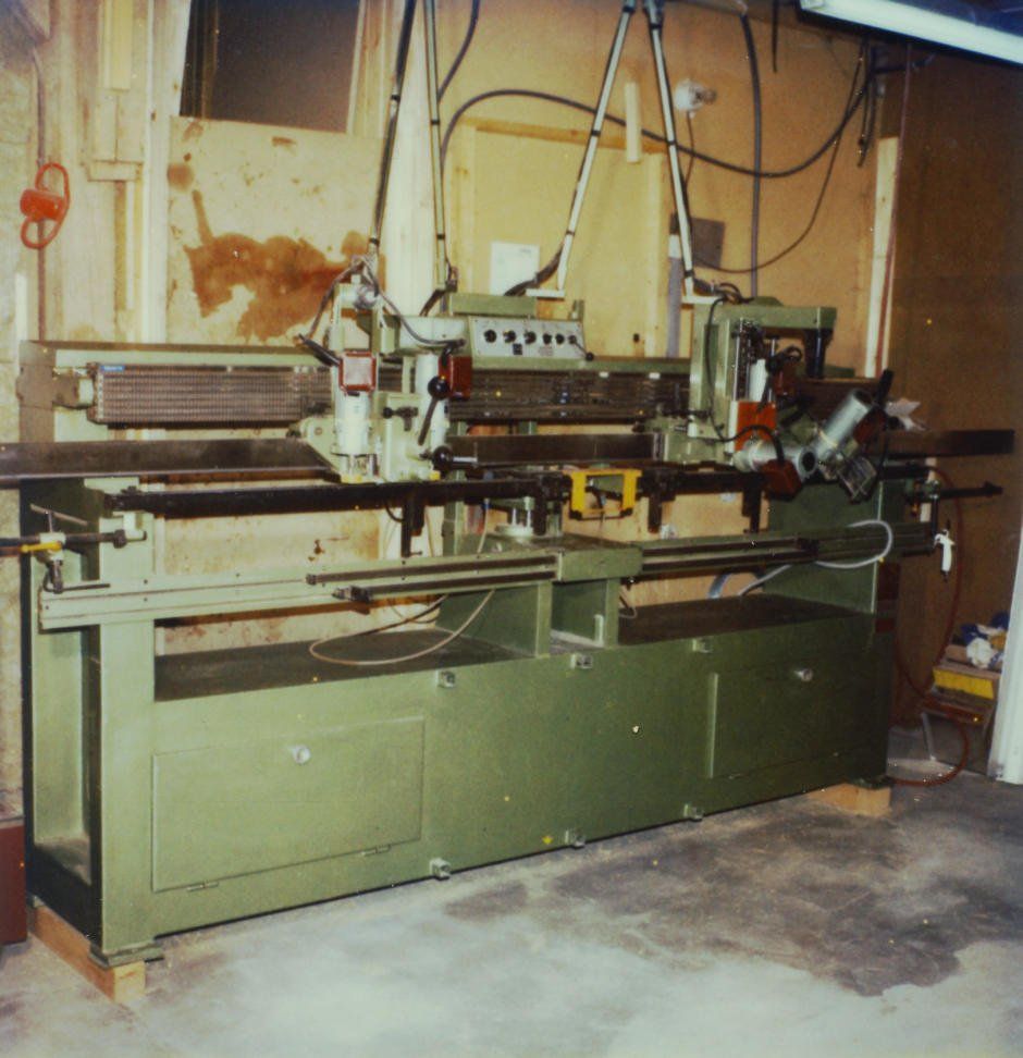 Toutes les machines: Beschläg Einlas Maschine – D'occasion à Oberems par dimona04