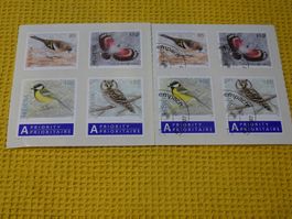 2077 2 x EINHEIMISCHE VÖGEL, POSTFRISCH/AUSGABETAG AUF FOLIE