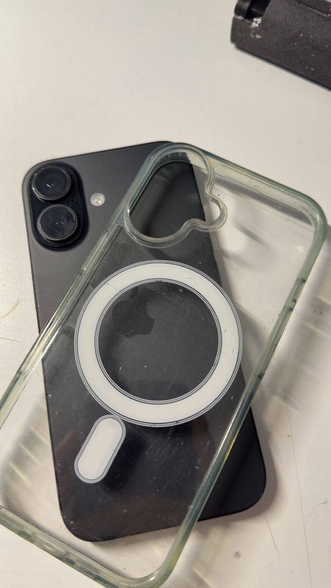 Apple Telefoni cellulari / Smartphones: iphone 16 schwarz  – Usato da Boswil venduto da Terry_76gs 4