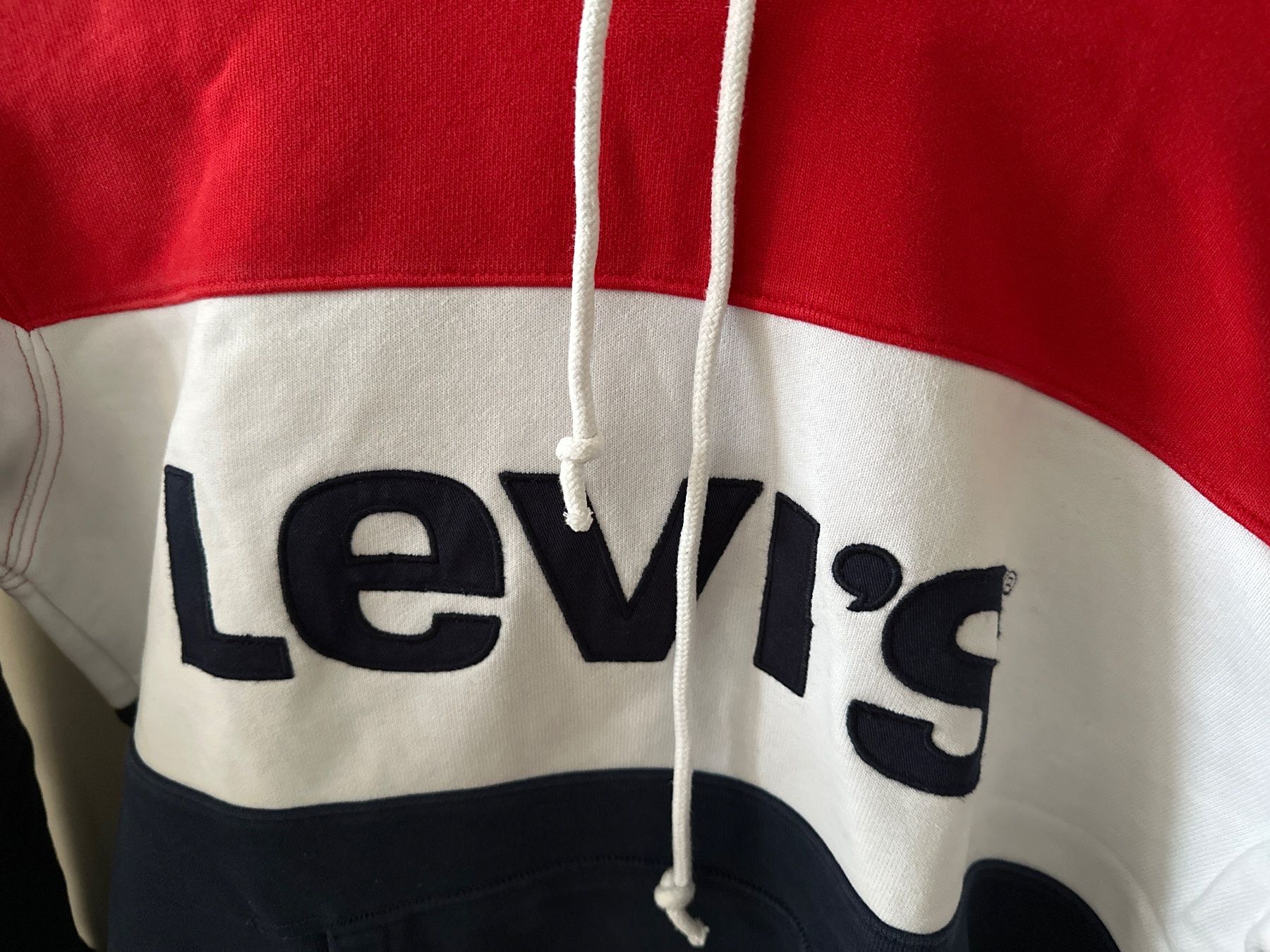 Levi's Maglioni & Felpe: Levi‘s Kapuzenpulli in Grösse S – Usato da Zürich venduto da tan_smw9 2