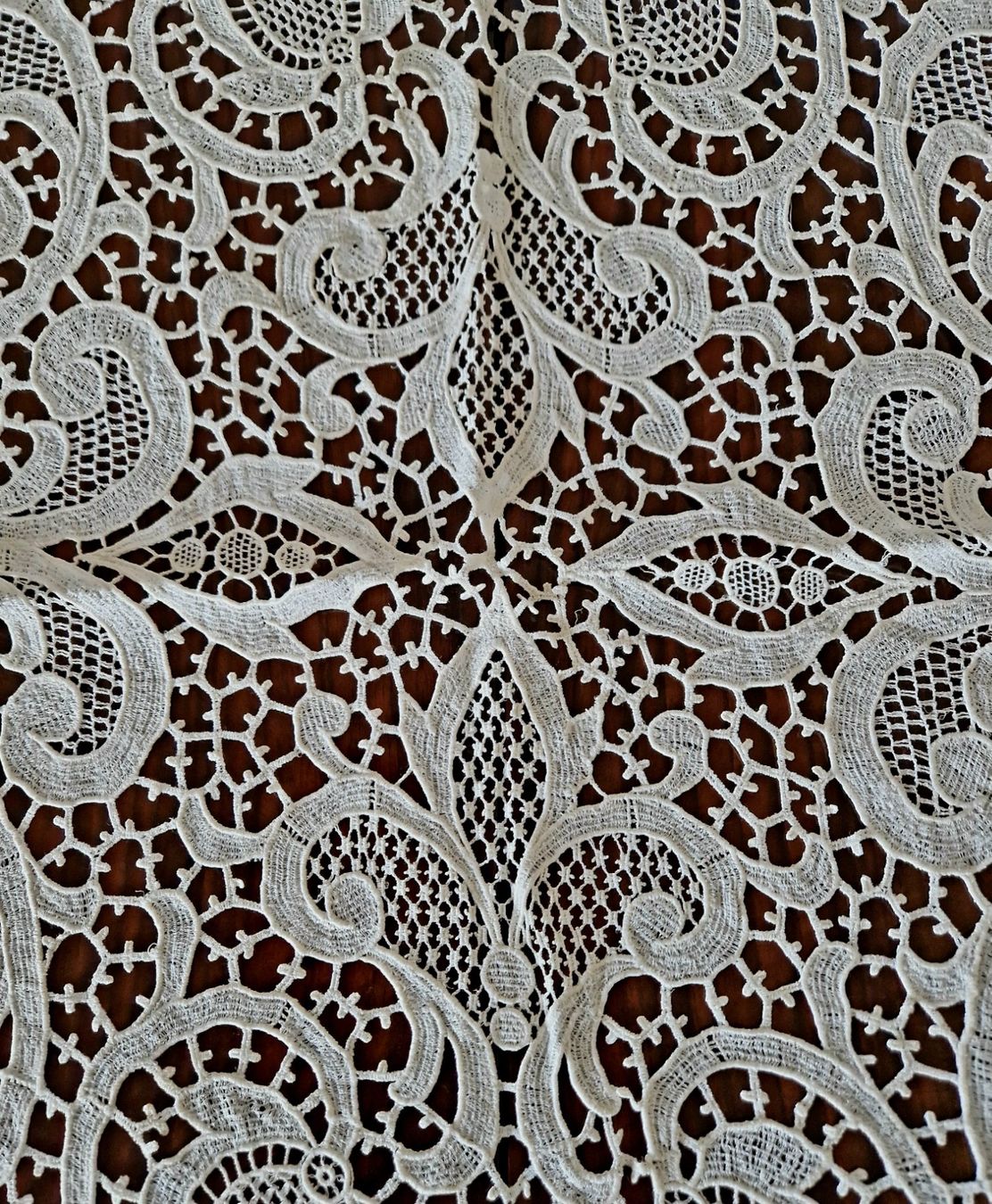 Altra biancheria da tavola: Plauener Spitze Oval 112x60cm – Usato da Bern venduto da Antikbatik 2