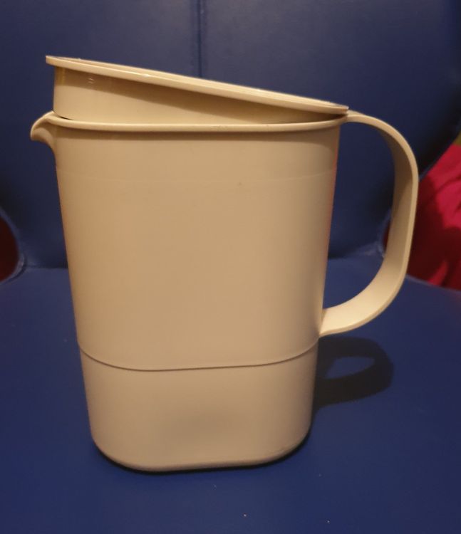 Tupperware pichet de 1 litre (Gebraucht) in Vauderens für CHF 5 – mit ...