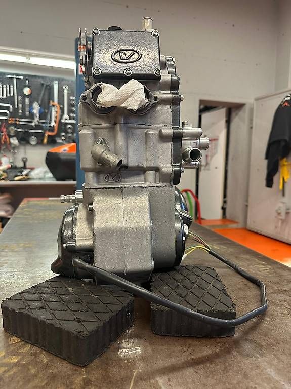 Tutte le macchine: MOTORE VOR 503SM ANNO 2001 – Usato da Manno venduto da MOTOMIXMANNO 2