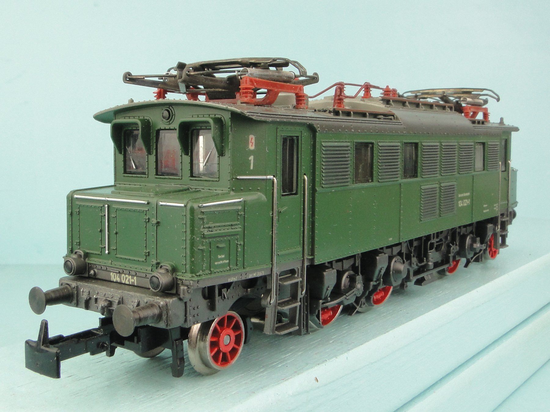 Märklin Modellini di ferrovie: Märklin 3049 BR BR 104 – Usato da Bülach venduto da cann11 4