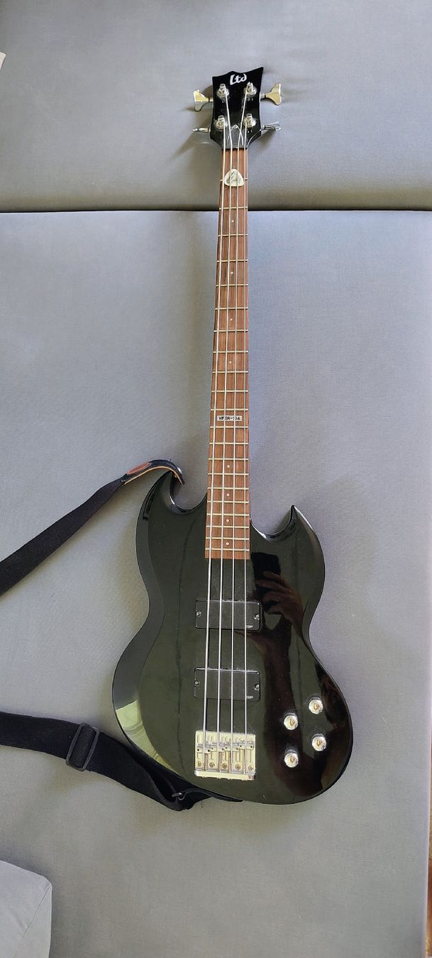 Esp Instruments de musique: E-Bassgitarre von ESP – D'occasion à Thun par The_Sixx