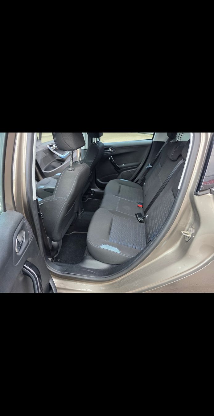 Peugeot Automobili: Peugeot 208 diesel 1.6 – Usato da Fribourg venduto da cbu_q7ck 5