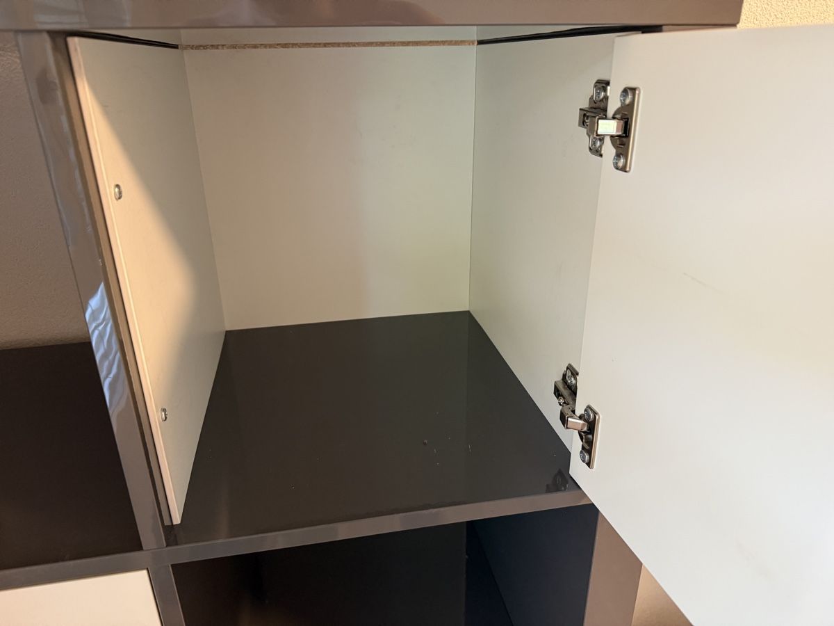 Ikea Scaffali: Ikea Kallax Regal grau, hochglanz – Usato da Russikon venduto da manureloop 3