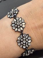 Armband mit Blumen