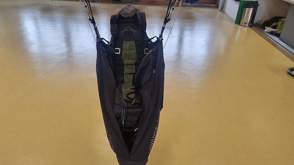 Sport dell'aria & Aquiloni: Advance Lightness 3 M – Usato da Matzendorf venduto da Flugschule-Jura 1