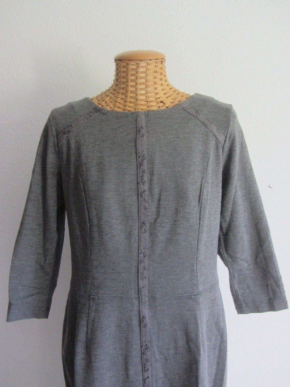 Robes: OLSEN - Etuikleid grau M/L – D'occasion à Zürich par Diazaio 1