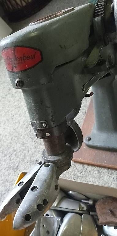 Tutte le macchine: Schuh ausweit Maschine – Usato da Giswil venduto da Anubis20 1