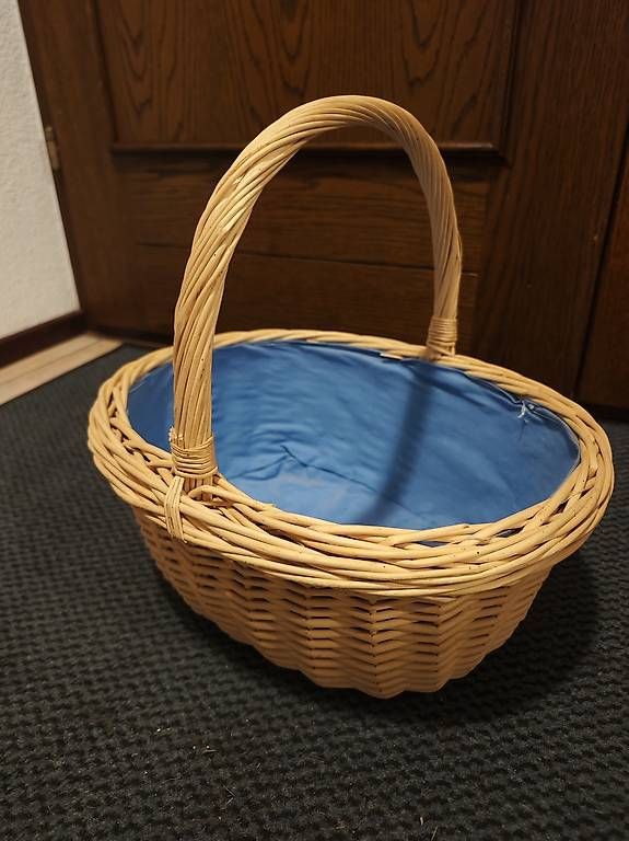 Sonstiges für Haushalt & Wohnen: Cesto in vimini con rivestimento blu – Gebraucht aus Comano von Mary922