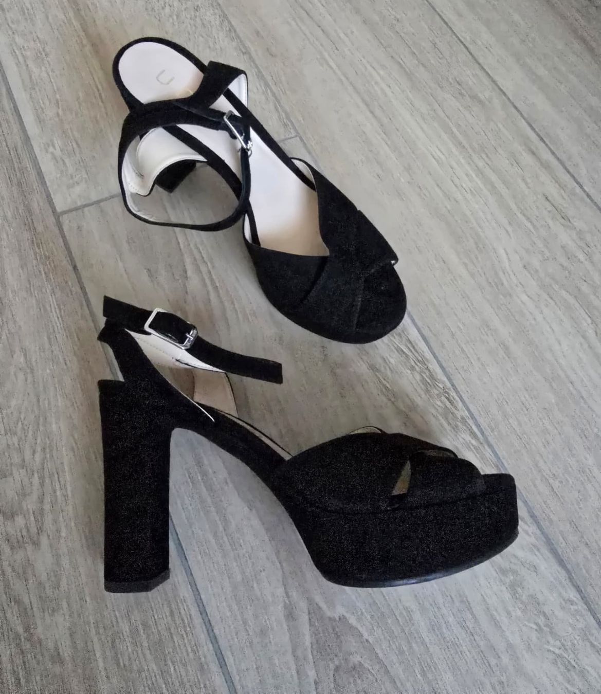 Unisa Scarpe da donna: Sandales à talons hauts Unisa – Nuovo e nell'imballaggio originale da Mont-sur-Rolle venduto da Senna85