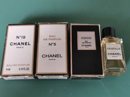 Chanel vier Miniatur Vintage. 