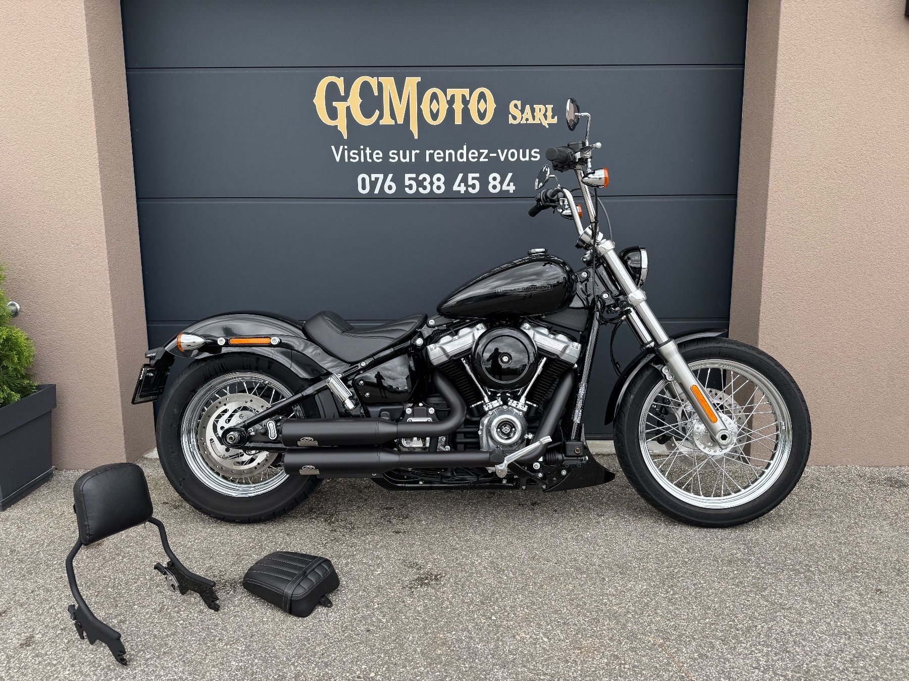 Harley-Davidson Chopper: Harley Davidson Softail Standard 107 LEASING POSSIB – Usato da Echallens venduto da HD90