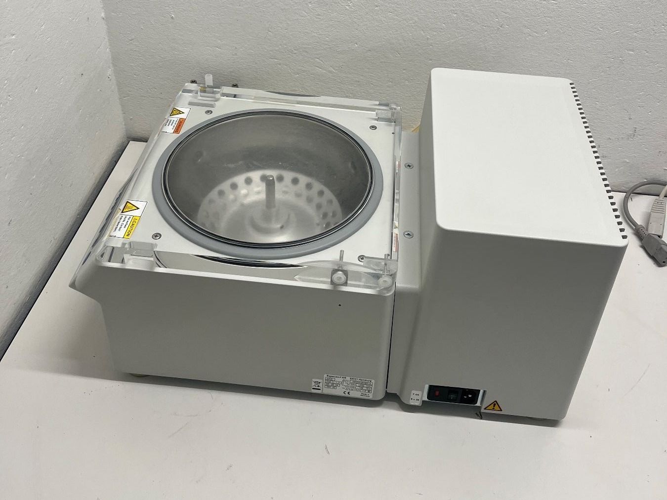 Laborzubehör: Eppendorf Concentrator Plus – Gebraucht aus Niederdorf von LeptonAG_Labor 4