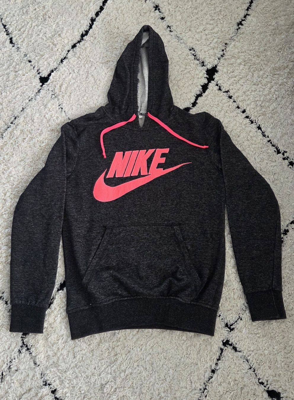 Nike Maglioni & Felpe: Nike Kapuzensweatshirt – Usato da Belp venduto da mar_wyp6 1