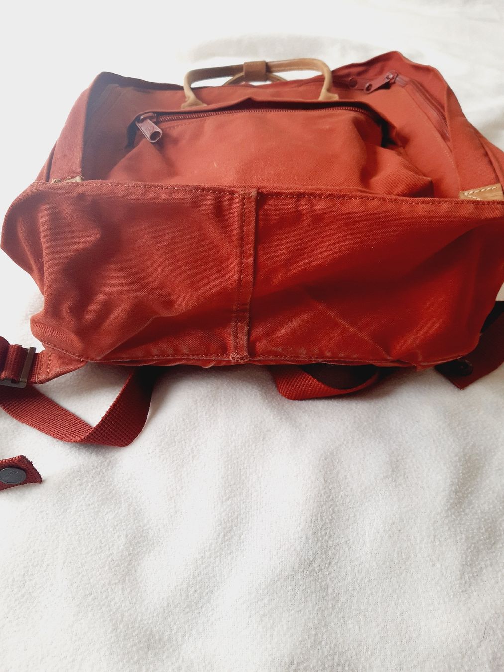 Fjällräven Zaini: FJALLRÄVEN kanken no. 2 Rot – Usato da Winterthur venduto da Je. 2
