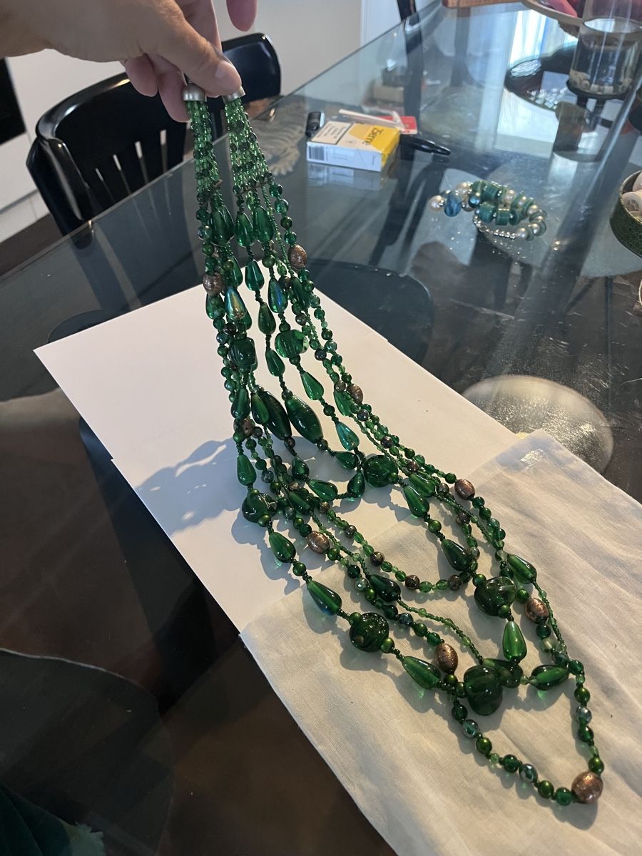 Ketten: Élégant collier vintage à plusieurs rangs vert émeraude – Gebraucht aus Zürich von ivi_aka_d
