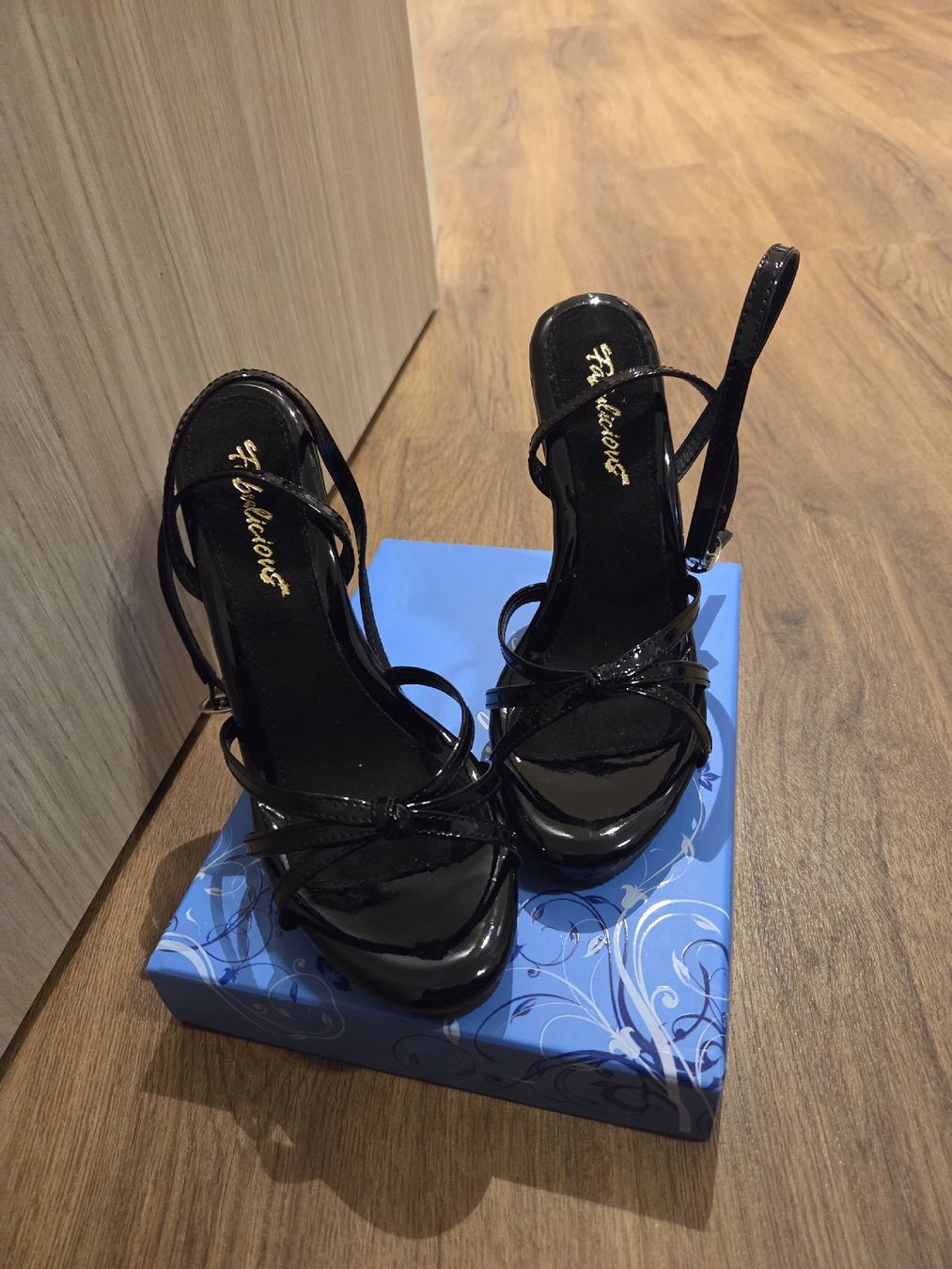 Scarpe da donna: PLEASER FLAIR 436 Gr. 38 schwarz lack – Nuovo (secondo la descrizione) da Schöftland venduto da deutz00 1