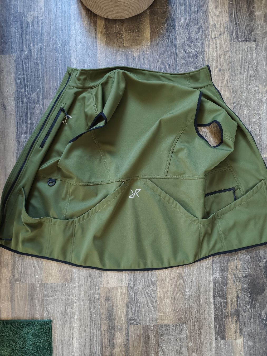 Gilet & Giacche: Revolution Race Responder Softshell Vest  – Nuovo (secondo la descrizione) da Horn venduto da Linnea15 1